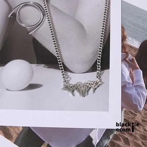 Collar con Colgante de Acero Inoxidable de Lujo, Diseño de Murciélago, Cadena Resistente al Deslustre, Ideal para Regalo y Uso Diario, en Venta - Product Image 5
