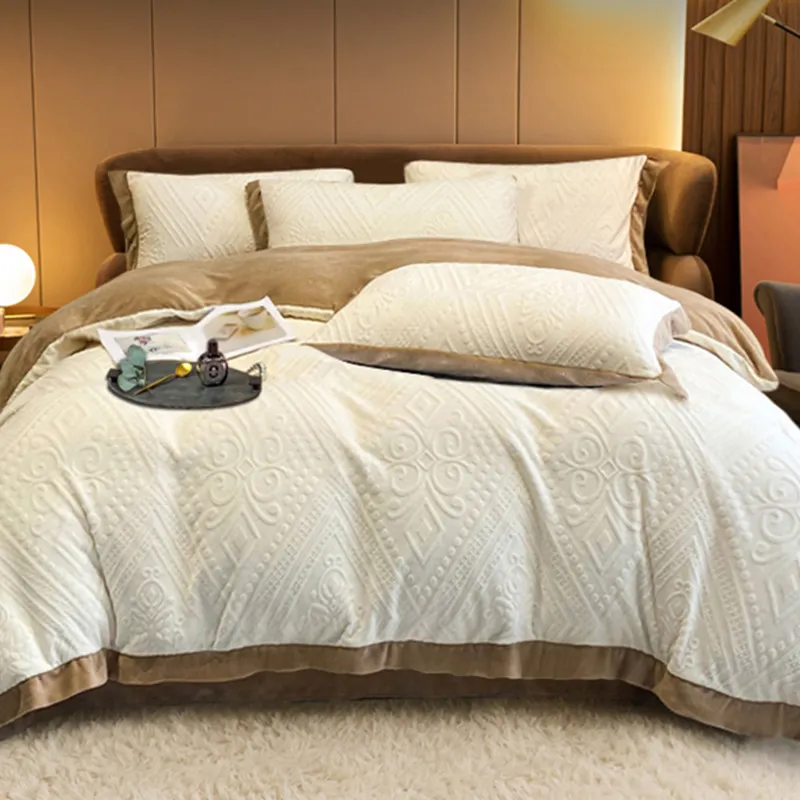 Wholesale Luxury Winter Warm textile quilt cover set comforter Oversized Solid Velvet Duvet Set