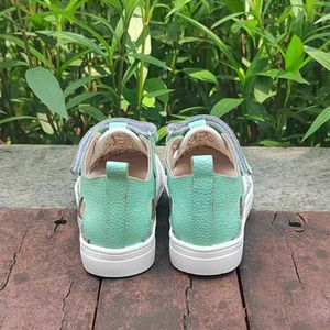 Mocassins pour bébés en <span class=keywords><strong>cuir</strong></span> à lanière en T avec goutte d'eau semelle creuse et souple chaussures pour garçons et filles pantoufles pour bébés premiers marcheurs tout-petits - Product Image 3