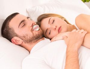 自宅でホットないびき防止装置の口テープの舌はあなたの睡眠の質を改善し、いびき防止マウスピースを効果的に防ぎます - Product Image 3