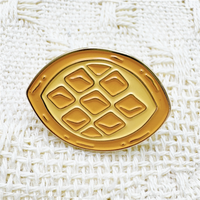 Badges en métal moulé sous pression personnalisés de haute qualité, design crème glacée, nickel noir plaqué, épingles de revers en émail dur de 1,5 pouce