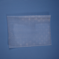 Nouveau design blanc maille artisanat sacs ultra rigide 7 maille point brillant croix tissé à la main et coupé en plastique grille feuille toile