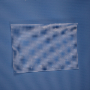 Thiết Kế Mới Trắng Lưới Craft Túi Siêu Cứng 7 Lưới Stitch Sáng Bóng Chéo Tay Dệt Và Cắt Nhựa Lưới Tấm Vải - Product Image 3