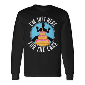 Camiseta de manga larga con estampado de "I'm Just Here For The Cake" para fiesta de bodas - Product Image 2
