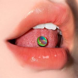 Sexy Hot Girl Flash Gradient Tongue Nail Ring Mujer Oil Drop Niche Ins con Piercing <span class=keywords><strong>para</strong></span> <span class=keywords><strong>la</strong></span> <span class=keywords><strong>nariz</strong></span> - Product Image 1