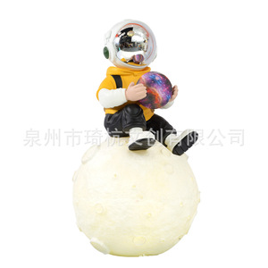 รูปปั้นนักบินอวกาศการ์ตูน Qi Hang สำหรับตกแต่งภายในบ้าน ของขวัญงานศิลปะ - Product Image 5