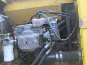 รถขุดตีนตะขาบ Komatsu PC240 มือสอง น้ำหนัก 22 ตัน กำลังการขับเคลื่อนทรงพลัง คุณภาพดั้งเดิม เครื่องยนต์ ปั๊ม เกียร์ ของแท้ มั่นใจได้ - Product Image 5