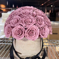 Boîte à fleurs en travertin de luxe avec roses éternelles - Taille et forme personnalisables - Fabriquée à la main - Respectueuse de l'environnement - Décoration d'intérieur - Cadeau