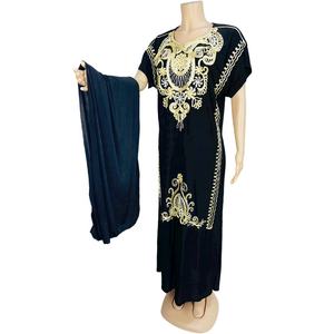 Nouvelle <span class=keywords><strong>robe</strong></span> africaine tendance élégante avec broderie à manches courtes robes africaines de couleur unie pour femmes vêtements robes d'été pour femmes - Product Image 2