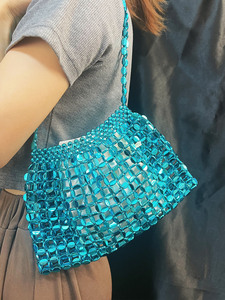 卸売 新品 手織り PVC ビーズ ショルダーバッグ ロングチェーン クロスボディ ミニバッグ シャイニーデザイン パーティー イブニングバッグ 2026 - Product Image 2