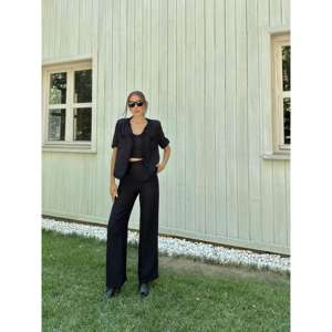 Elegante Conjunto de Traje Negro Tejido para Mujer, Chaqueta Corta y Pantalones con Detalles de Botones, Top Corto a Juego - Product Image 4