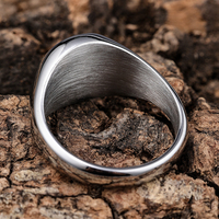 Flacher Ring mit Logogravur, wasserdicht, aus glänzend poliertem Edelstahl, personalisierbar, Geschenk zum Muttertag oder Vatertag