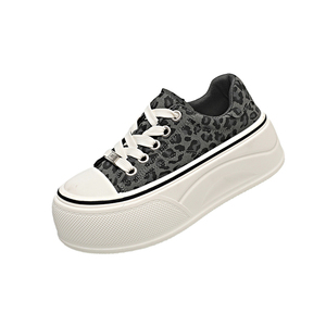Sneakers <span class=keywords><strong>con</strong></span> Plateau in Pelle Stampa Leopardata <span class=keywords><strong>con</strong></span> Rialzo <span class=keywords><strong>Interno</strong></span> Nascosto e Punta Rotonda, <span class=keywords><strong>Scarpe</strong></span> Casual Allacciate per Donne - Product Image 3