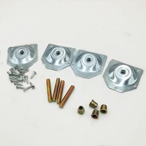 Placa de montaje en ángulo para sofá, Base de pata de mesa de acero al carbono, 70x67mm, M8, patas de muebles de 5/16 pulgadas, Metal, acero al carbono - Product Image 1