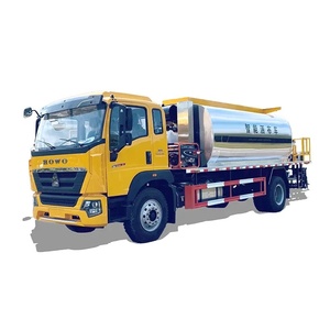 Camión Cisterna HOWO 4X2 de 6 CBM Inteligente para Distribución de Asfalto y Betún - Product Image 1