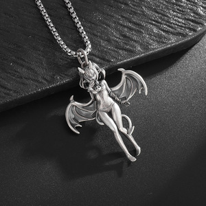 Collana in Lega Stile Angel Buddhism, Placcata Argento Anticato, con Ciondolo Unico Retrò Ali di Demone Unisex e Catena a Maglie a Farfalla - Product Image 3
