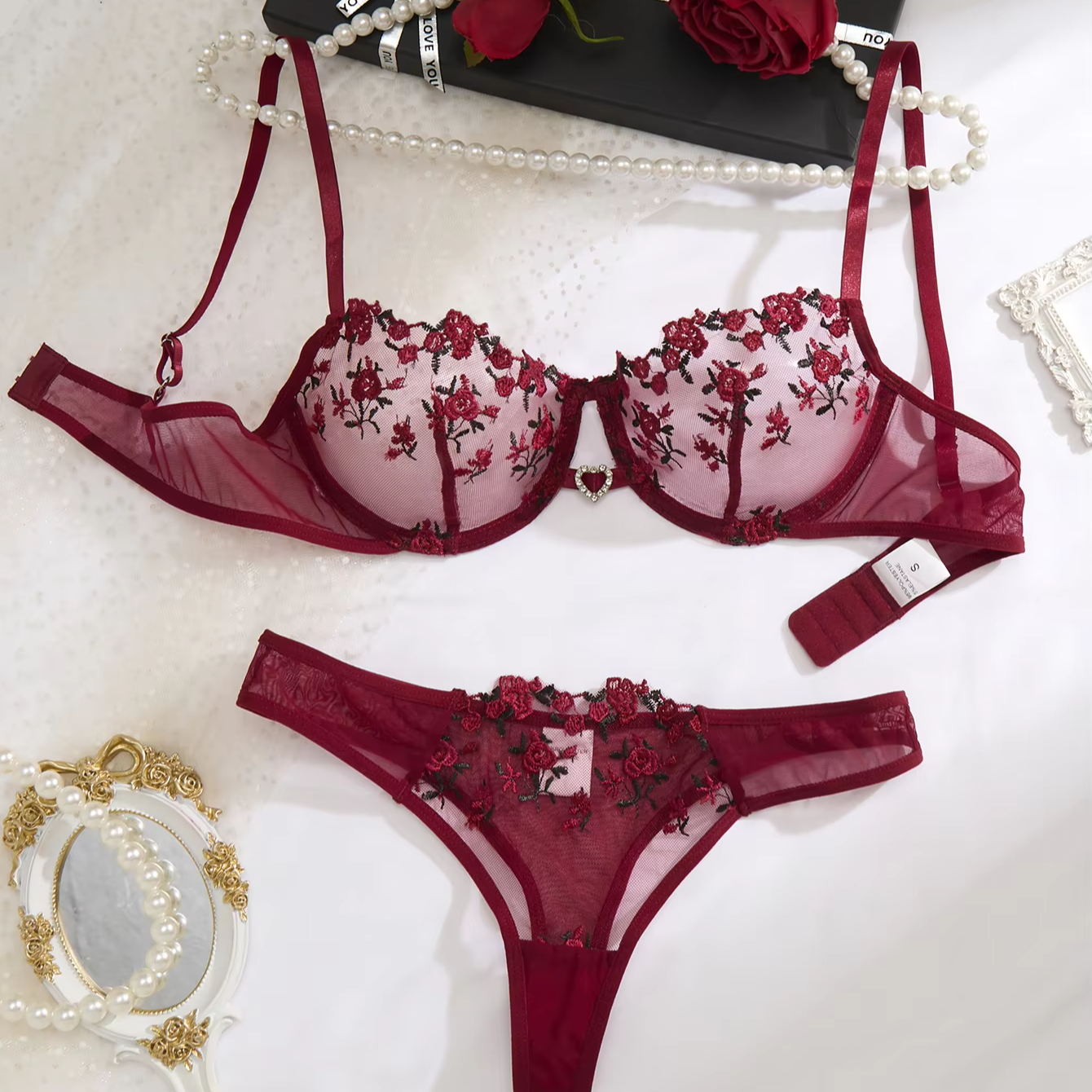 Ropa interior sexy y caliente: lencería tentadora y de moda