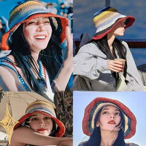 Sombrero de Paja Tejido <span class=keywords><strong>a</strong></span> <span class=keywords><strong>Crochet</strong></span> para Mujer, <span class=keywords><strong>Visera</strong></span> <span class=keywords><strong>con</strong></span> Rayas de Colores del Arcoíris, Plegable, Tipo Bucket, para Playa y Protección Solar - Product Image 3