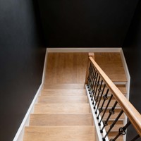 Mâts d'escalier en fer pour la rénovation d'escaliers intérieurs
