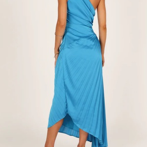 เดรสลำลองฤดูร้อนแบบใหม่ปี 2025  ไม่มีแขน เปิดหลัง เซ็กซี่ แฟชั่นใหม่  เดรสสีพื้นสำหรับผู้หญิง - Product Image 3