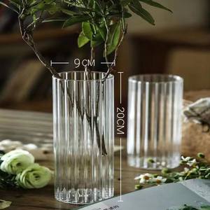 Vases à fleurs cylindriques <span class=keywords><strong>en</strong></span> <span class=keywords><strong>verre</strong></span> et cristal à rayures verticales transparentes extra larges contemporaines pour la décoration intérieure de mariage - Product Image 2
