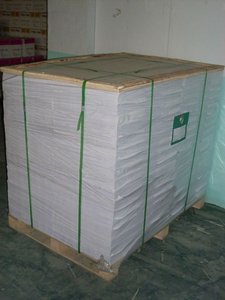 65g 70g 75g 80g kertas tulis polos tidak dilapisi putih kertas buku bebas kayu untuk pencetakan Offset ukuran 622mm X 810mm & 610mm X 860mm