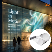 Film LED cristallin P4 P6, écran LED adhésif pour la numérisation des façades de musées et expositions d'art, mur média LED transparent