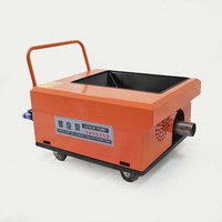 Mini-pompe à béton portable pour le coulage de structures secondaires, livraison efficace de ciment sur sites de construction étroits