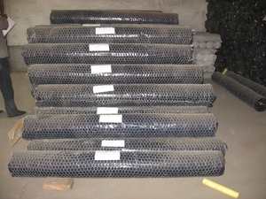 Malla Hexagonal Anti-Pájaros de 60cm x 50m x 1.3mm, Malla de Alambre de Hierro para Protección Contra Aves - Product Image 5