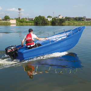 Barco de Pesca de Plástico de Doble Capa con Motor Fuera de Borda, Resistente para Pesca Marítima - Product Image 2