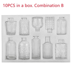 Mini jarrón de cristal de pequeño calibre con relieve retro de estilo europeo para flores secas, capullos y cultivo de agua - Product Image 3