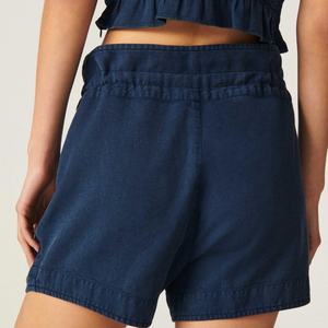 Conjunto de Dos Piezas de Verano para Mujer, Top Corto Elegante de Alta Calidad Personalizado, Pantalones Cortos de Cintura Alta de Algodón con Bolsillo y Cordón Ajustable - Product Image 2