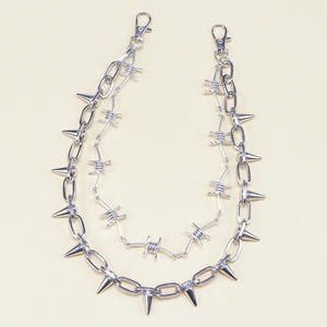 Cadena de cintura metálica de doble capa estilo punk con diseño de remaches y púas para hombres y mujeres, accesorio de moda urbana. - Product Image 2