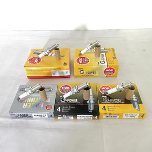 Bujías NGK de Fábrica, Tamaño Estándar, Componentes de Encendido Automotriz, Repuesto Universal para la Mayoría de los Sistemas de Encendido - Product Image 1