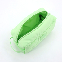 Petite trousse de maquillage en polyester tendance avec grande capacité, fermeture éclair large et ouverture facile, pochette cosmétique rembourrée