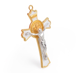 Colgantes de Cruz de Aleación Dorada y Negra de 70x46 mm, Accesorios de San Benito, Amuletos, Crucifijo de Iglesia - Product Image 3