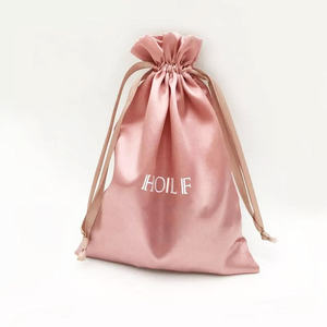 Pochette de luxe personnalisée avec logo, pliable, ovale, pour boucles d'oreilles et bagues, en satin recyclable avec cordon de serrage - Product Image 2