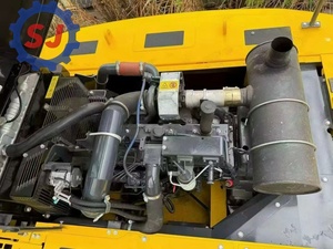 Excavatrice sur chenilles Komatsu PC350 jaune, engin de construction robuste - Product Image 4
