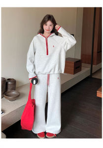 Set Micro ricamato rosso con taglio colorato Casual da donna primavera 2025: felpa oversize con cappuccio e pantaloni a gamba larga - Product Image 4