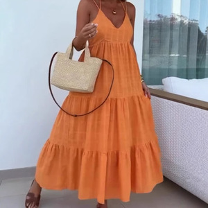 Vestido de playa bohemio europeo-americano con cuello en V, bajo amplio, sin espalda y tirantes, largo hasta el suelo, para exportación transfronteriza - Product Image 3