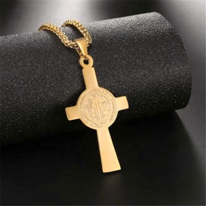 Colgante <span class=keywords><strong>de</strong></span> acero inoxidable <span class=keywords><strong>de</strong></span> San Benito, medallla <span class=keywords><strong>de</strong></span> San Benito, Medalla estampada <span class=keywords><strong>de</strong></span> San Benito, Cruz circular - Product Image 3