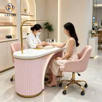 Ensemble de meubles de salon de manucure de luxe avec table de manucure dorée, chaises, table de manucure professionnelle avec plateau en marbre