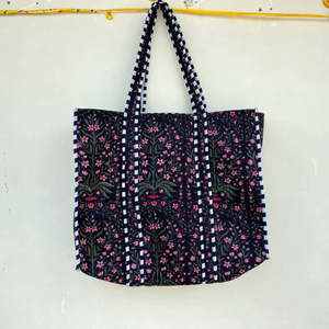 กระเป๋าผ้าฝ้ายพิมพ์ลายบล็อกสีดำ สไตล์โบฮีเมียนสำหรับฤดูร้อน เหมาะสำหรับผู้หญิง ใช้สำหรับเดินทาง ไปเที่ยวชายหาด ช้อปปิ้ง ของขวัญ และสะพายไหล่ - Product Image 1