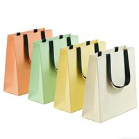 Maßgefertigte Personalisierte Markenlogo Papiertüte mit Seidengriff für Einkauf und Geschenkverpackung von Schuhen und Kleidung