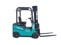 Chariot élévateur électrique avec mât à 3 sections, pneus en PU pleins, pour les exploitations agricoles et l'usage industriel, hauteur de levage de 3000 mm, garantie de 12 mois