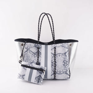 时尚迷彩条纹设计师氯丁橡胶批发沙滩手提包防水氯丁橡胶沙滩手提包 - Product Image 6