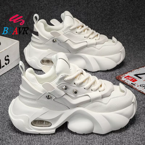 Zapatos Casuales Blancos para Hombre con Suela Gruesa Resistente al Desgaste y Plantilla de Goma Pequeña, Ligeros para Primavera, Verano y Otoño - Product Image 2