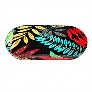 กล่องใส่แว่นตาและกระเป๋าหนัง PU แบบแข็งลายโลโก้แบบคลาสสิก - Product Image 1