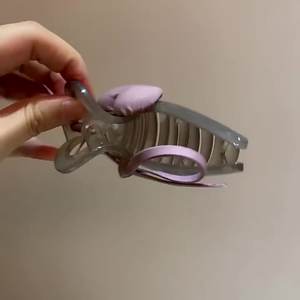 Pince à cheveux nœud d'amour violet foncé pour la Saint-Valentin, idéale pour cheveux épais - Product Image 6