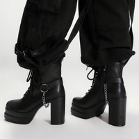Bottines à plateforme noires pour femmes, style gothique punk, talon bloc épais, lacets, décoration chaîne métallique, mode Y2K, chaussures pour femmes